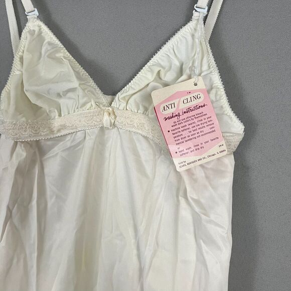 Vintage The Sears Doesnt Slip Nylon Anti-Cling Cream Maxi Slip Size 36 Deadstock - Picture 3 of 8